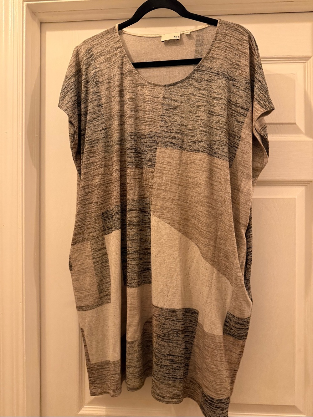Casual Colorblock Tunic Dress from Aritzia, with pockets - Beige & Gray